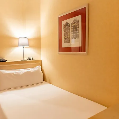 Petit Palace Junior Anteriormente Sunotel Junior 2* Barcelona