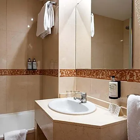 Sunotel Junior Hotel 2*