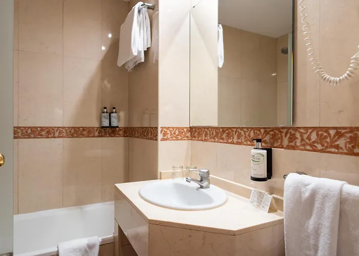 Sunotel Junior Hotel 2*